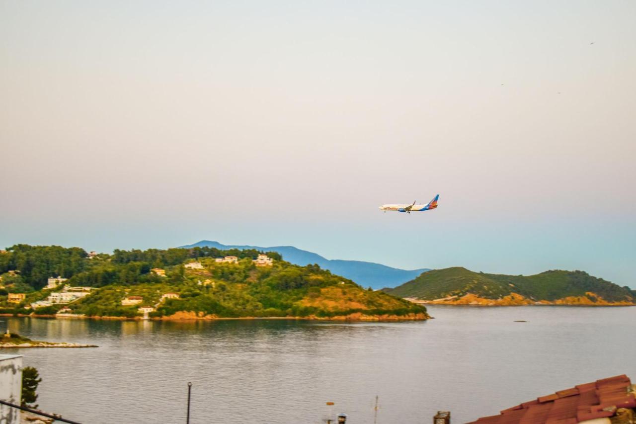 La Maison Plakes Rooftop Apt Skiathos Town Exterior foto
