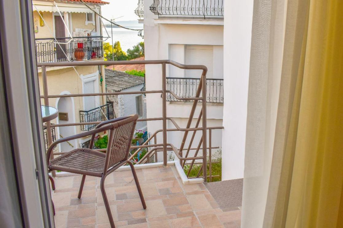 La Maison Plakes Rooftop Apt Skiathos Town Exterior foto