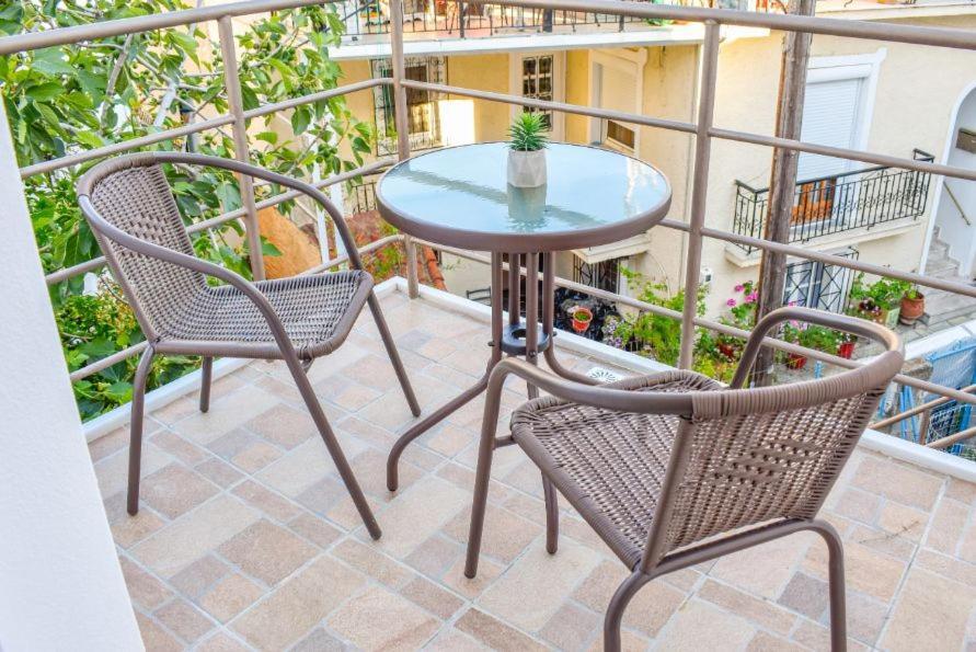 La Maison Plakes Rooftop Apt Skiathos Town Exterior foto